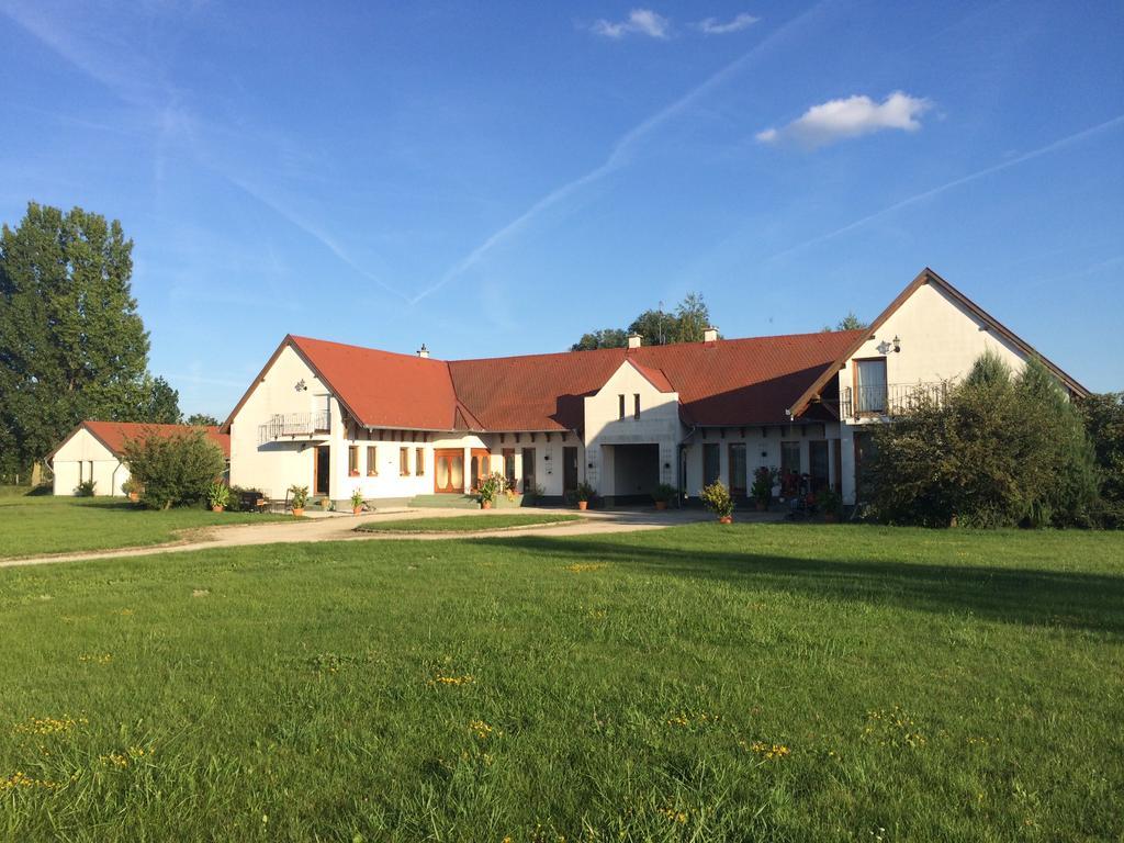 Hotel Karam Vendeghaz Es Lakasetterem Nagybajcs Exteriér fotografie